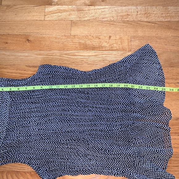 Polkadot Sleeveless Blouse - Picture 5 of 8